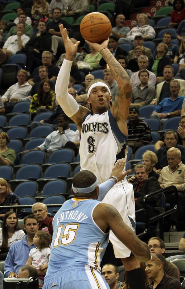 及其经纪团 及其经纪团